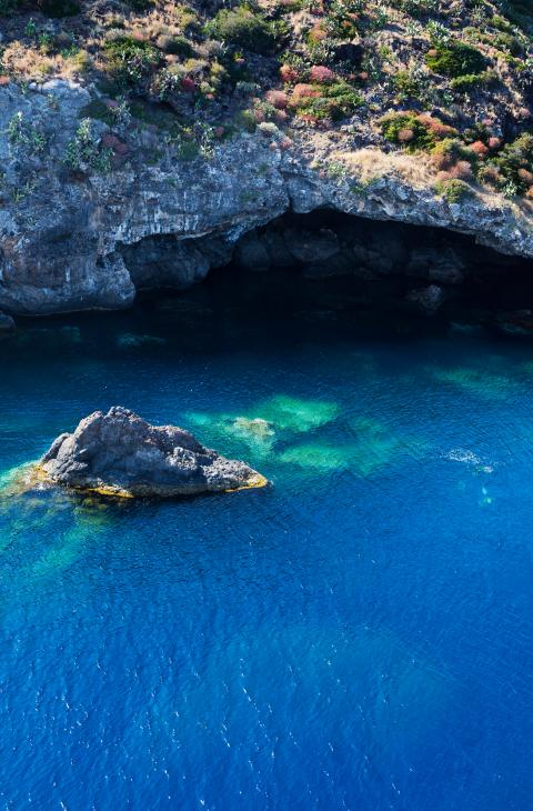 Ustica - Grotta delle barche