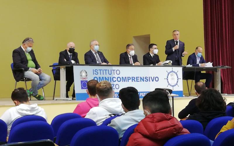 Assegnate ai diplomati meritevoli del ITTL di Pizzo Calabro le Borse di Studio C&T insieme a Fit-Cisl