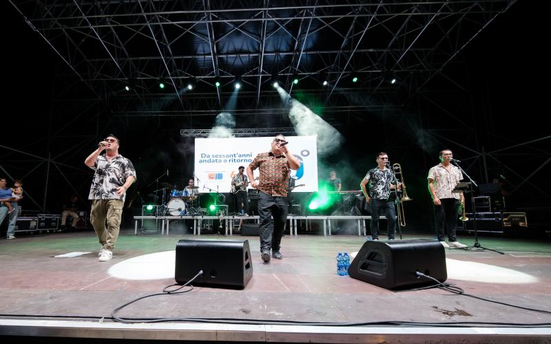 La festa con Roy Paci & Aretuska per celebrare i 60 anni di navigazione