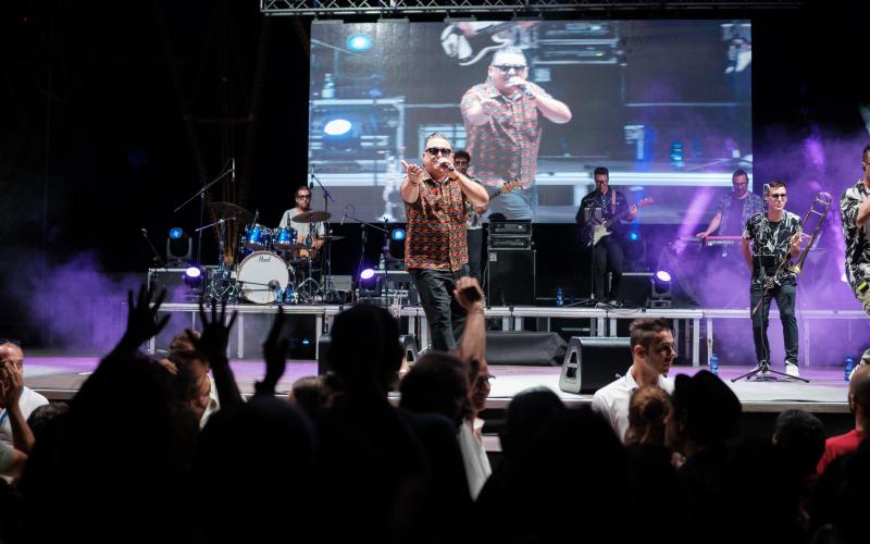 La festa con Roy Paci & Aretuska per celebrare i 60 anni di navigazione